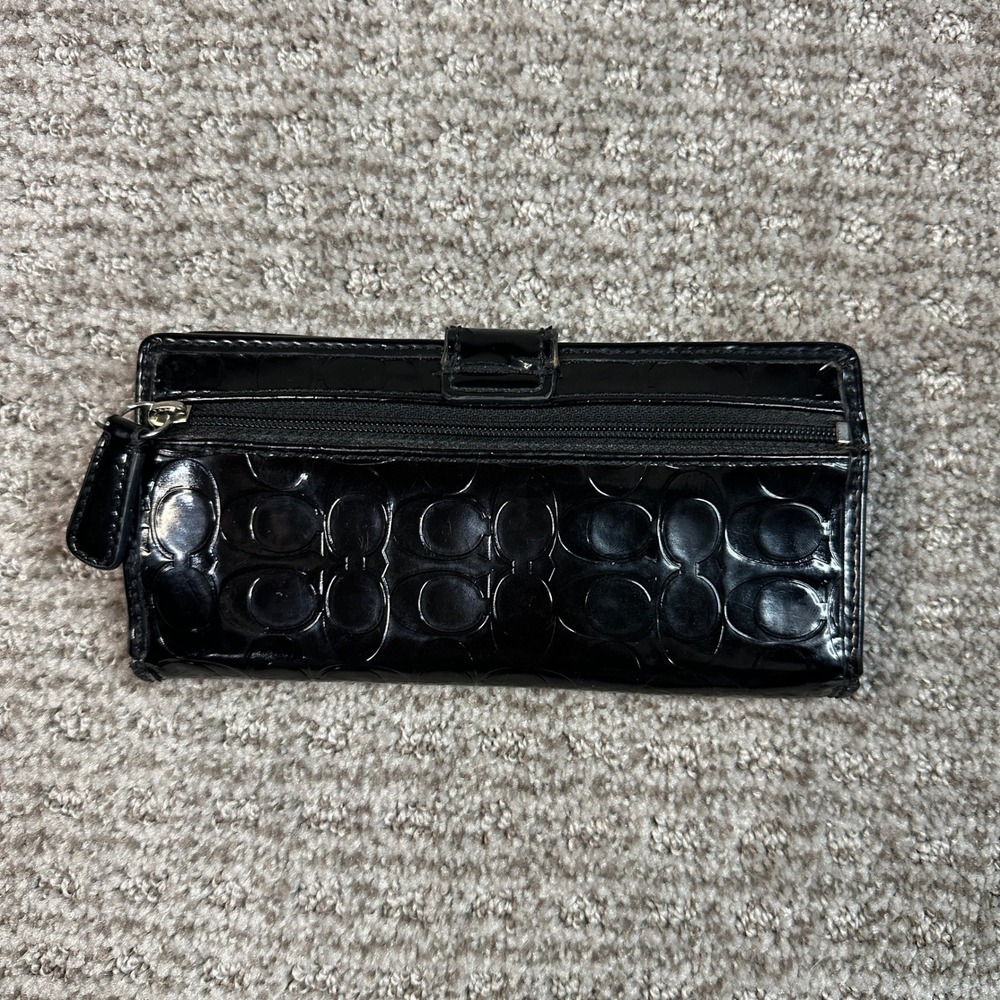 Coach Black Embossed Patent Leather Signature C Bifold Wallet Heart Charm - Picture 3 of 7